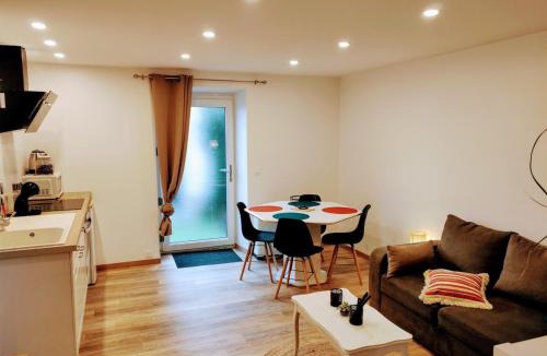 Saints-Geosmes Apartment | Maisonnette tout confort