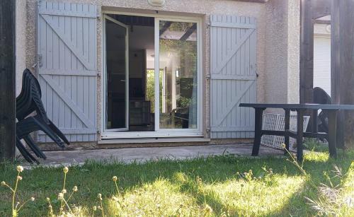 Saint-Christol Villa | Maisonnette toute équipée au milieu des vignes