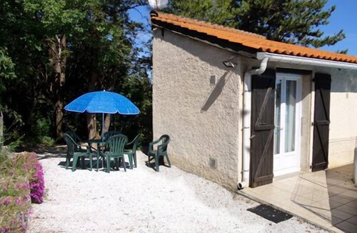 Durfort House | Maisonnette with shared pool at Lac de St Ferréol
