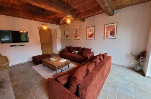 Equilly House | Maisons de Familles Quiet family-friendly vacation rental with a spa