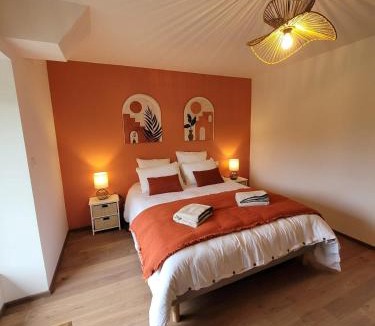 Equilly House | Maisons de Familles Quiet family-friendly vacation rental with a spa