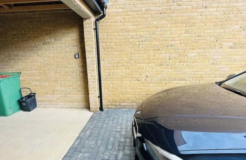 Willesborough House | Maize Walk Retreat - Ashford Beauty