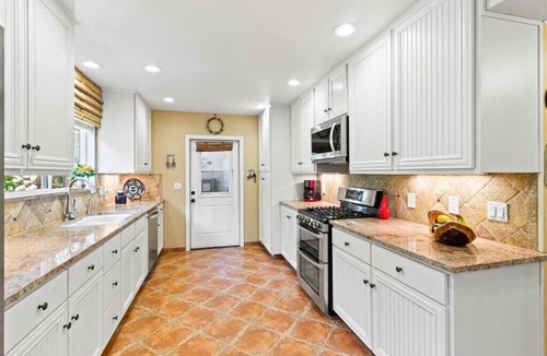 Grants Pass House | Majestic 2.4 Acre Estate on The Rogue River