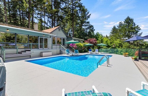 Grants Pass House | Majestic 2.4 Acre Estate on The Rogue River