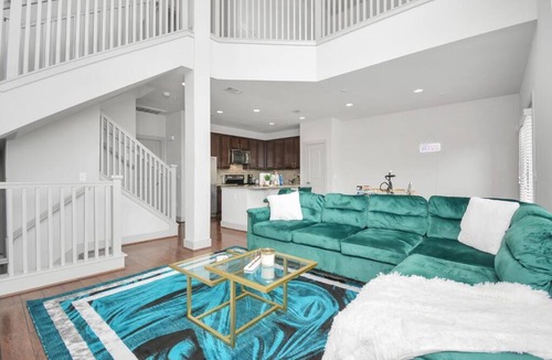 Memorial House | Majestic 3 story townhome w/ Pool/Garage/King bed