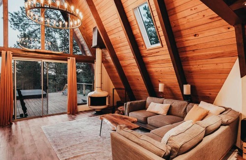Sisters House | Majestic A-Frame on 5 acres!
