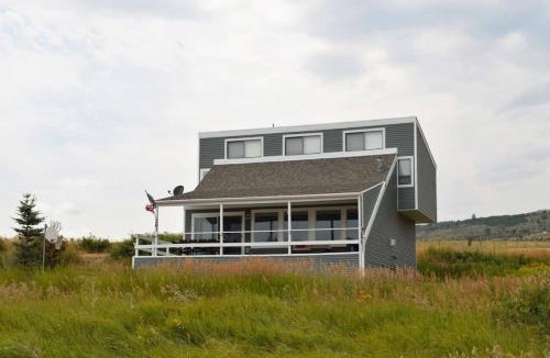 Garden City House | Majestic Cabin overlooking the Lake!