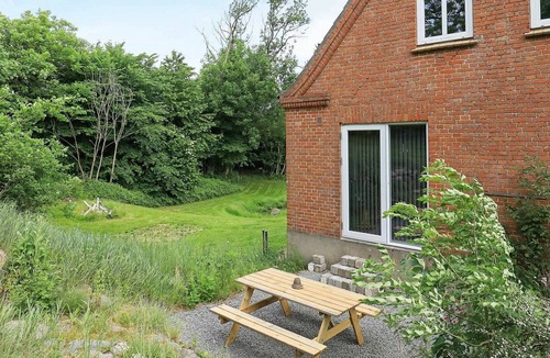Roslev House | Majestic Holiday Home in Jutland with Garden