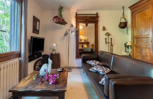 Ganges House | Majestic holiday home in Laroque with hot tub