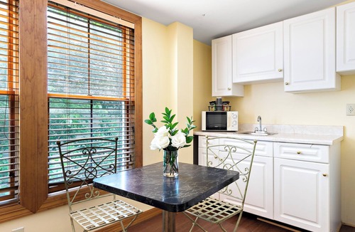 Ocean Grove Bed & Breakfast | Majestic Hotel