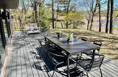 Valatie Ski Chalet | Majestic Lake Front Chalet