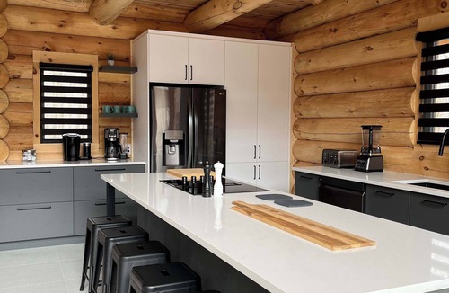 Saint-Philemon House | Majestic log cabin - Spa | Le Taureau