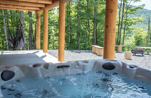 Saint-Philemon House | Majestic log cabin - Spa | Le Taureau