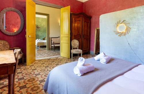 Capestang Villa | Majestic Master's House with Pool