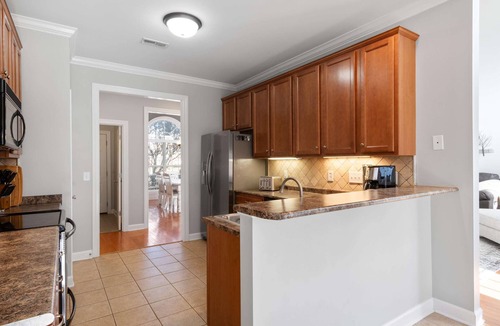Murfreesboro House | Majestic Murfreesboro Manor | Pet Friendly!