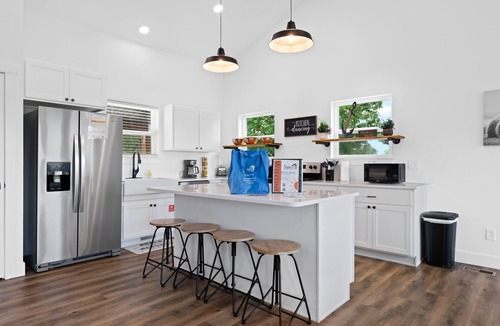 Table Rock House | Majestic On Tablerock 5 Bedroom Home by RedAwning