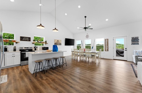 Table Rock House | Majestic On Tablerock 5 Bedroom Home by RedAwning