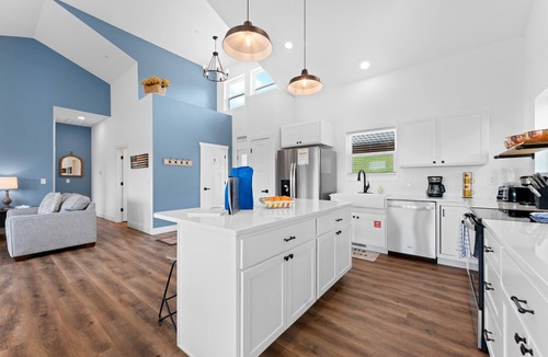 Table Rock House | Majestic On Tablerock 5 Bedroom Home by RedAwning