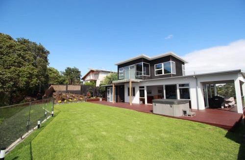 Arkles Bay House | Majestic Palm Cove