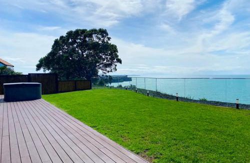 Arkles Bay House | Majestic Palm Cove