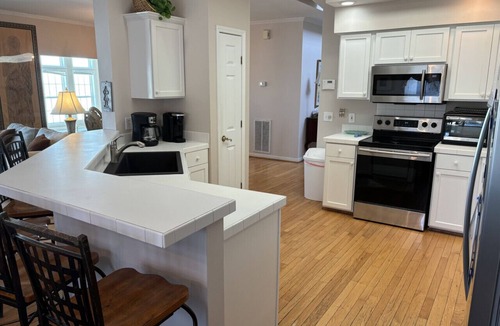 Folly Beach House | Majestic Sandcastle! Oceanfront-Pet Friendly! 4 King BRs -1 queen sleeping area