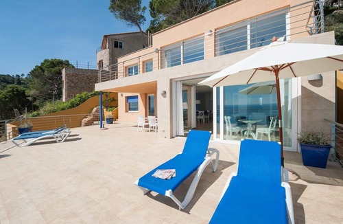 Aiguablava Villa | Majestic sea view villa with jet-stream private pool, wifi internet and 6 sleeps