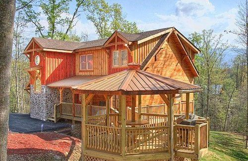 Sevierville House | Majestic Springs Lodge