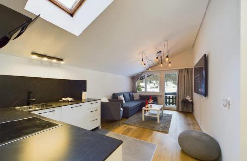 Taesch Apartment | Majestic View Alpine Retreat
