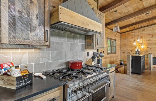 Cherry Log Ski Chalet | Majestic Views in this Modern Rustic Luxury Cabin