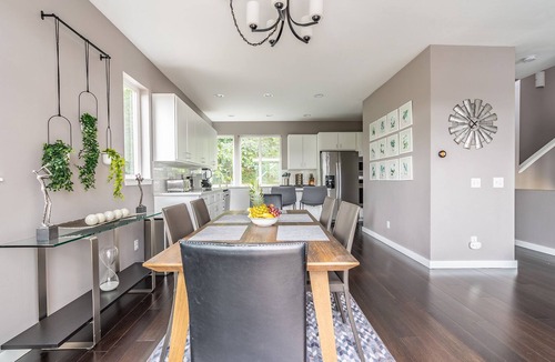 Southeast Magnolia House | Majestic Views with a Hot Tub!