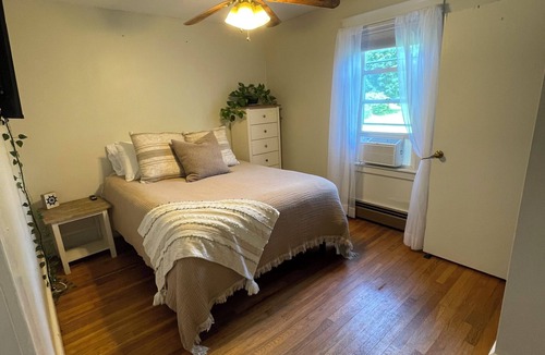 Winterport House | Majestic Waterfront River Home PET FRIENDLY