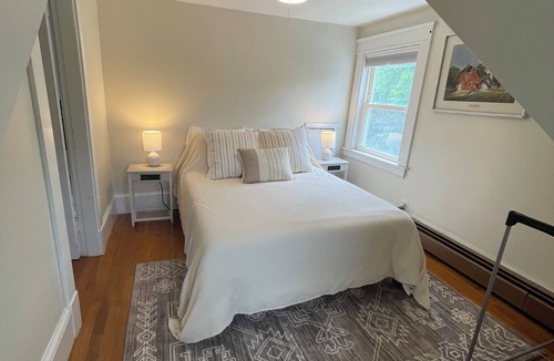 Winterport House | Majestic Waterfront River Home PET FRIENDLY