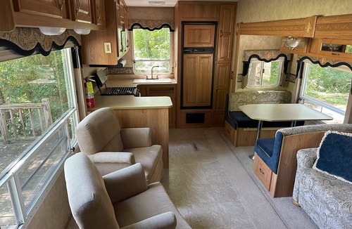 Fly Creek Hotel | Major League Motor Inn