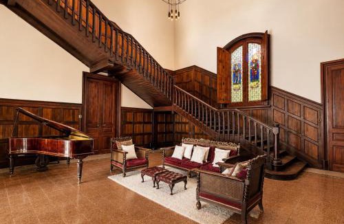 Sant Hilari Sacalm Villa | Majordoms - Castell de Villavecchia - 20 pax