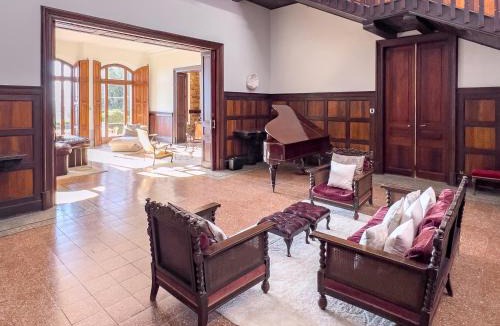 Sant Hilari Sacalm House | Majordoms - Castell de Villavecchia - 33 pax