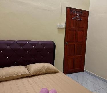 Kampung Merbau Patah House | Mak Ani Homestay