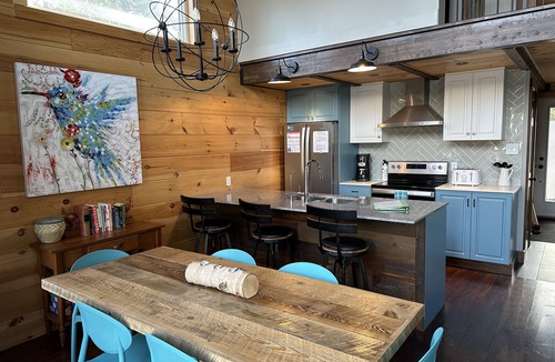 Wentworth-Nord Cottage | Makapine Luxury Lakefront Cottage: Private beach, great view, 5 min to store/SAQ