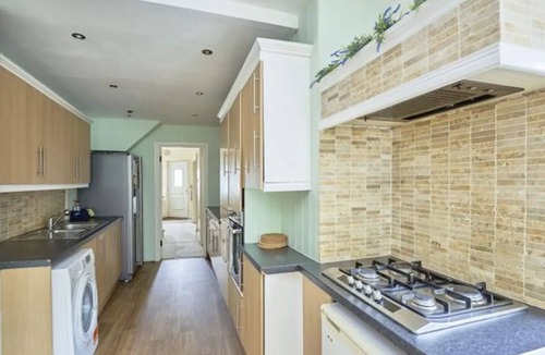 Southgate Green House | Make Cozy Southgate your London base