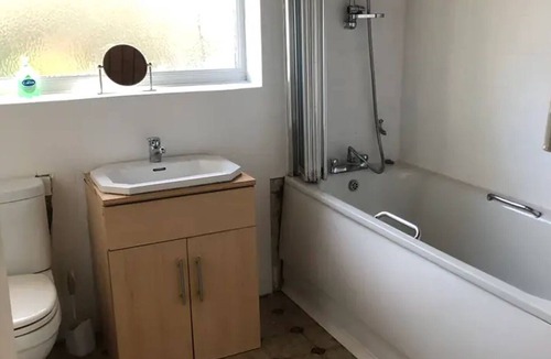 Southgate Green House | Make Cozy Southgate your London base