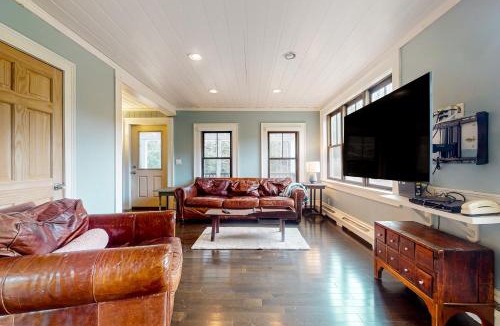 Wallingford House | Make for the Mountains