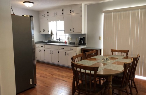 Gumlog House | Make memories at the lake!