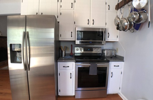 Gumlog House | Make memories at the lake!