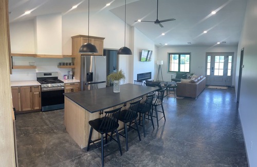 Fort Scott House | Make some memories at the unique and family-friendly Rocky Acres