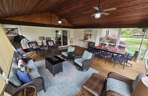 Bowman House | Make this your home base for the Kentucky Derby!