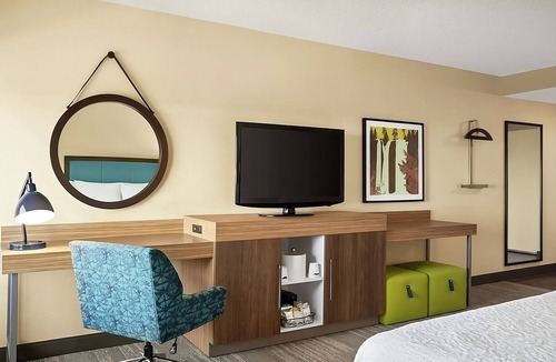 South Portland House | Make Your Trip More Enjoyable! 4 Classy Units, Free Breakfast, Parking!