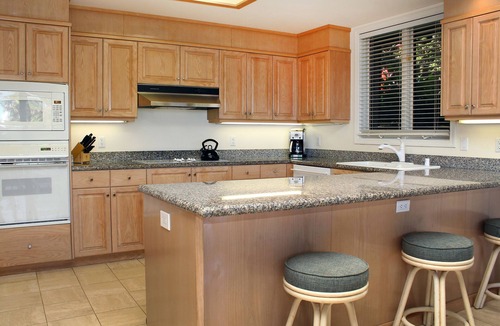 Wailea Condo | Makena Surf - CoralTree Residence Collection