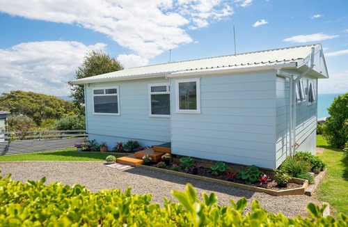 Maketu Cottage | MAKETU SEA MAGIC "BACH RETREAT"