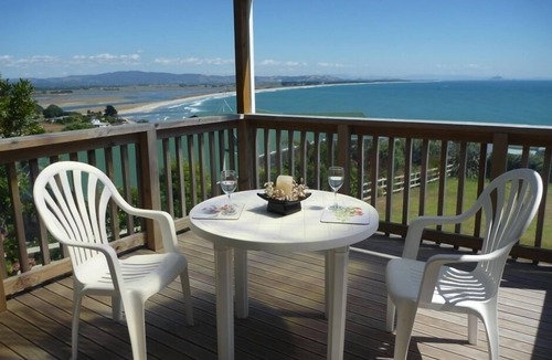 Maketu Cottage | MAKETU SEA MAGIC "BACH RETREAT"