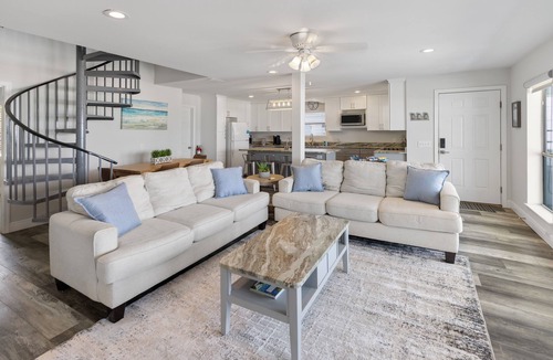 Crescent Beach House | Making Memories | Gulf-Front | Private Beach Access | Sleeps 8