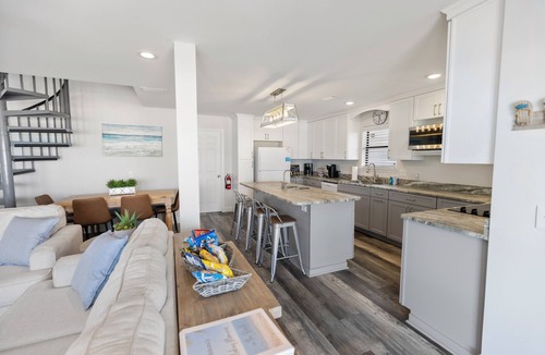 Crescent Beach House | Making Memories | Gulf-Front | Private Beach Access | Sleeps 8